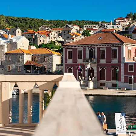 Pensión Blanc Pucisca