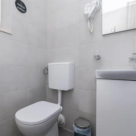 Πανσιόν Blanc Pucisca