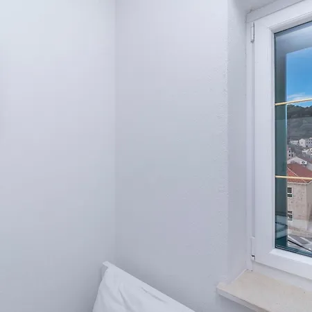 Blanc Πανσιόν Pucisca